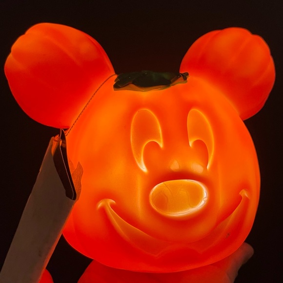 Light up Mickey Jack o lantern small pumpkin - Picture 5 of 6